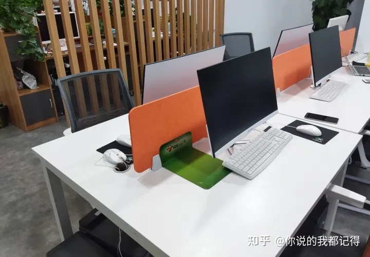 一小我私家闷正在野里，一根网线、一台电脑，日进1000，当天睹 ...-2.jpg