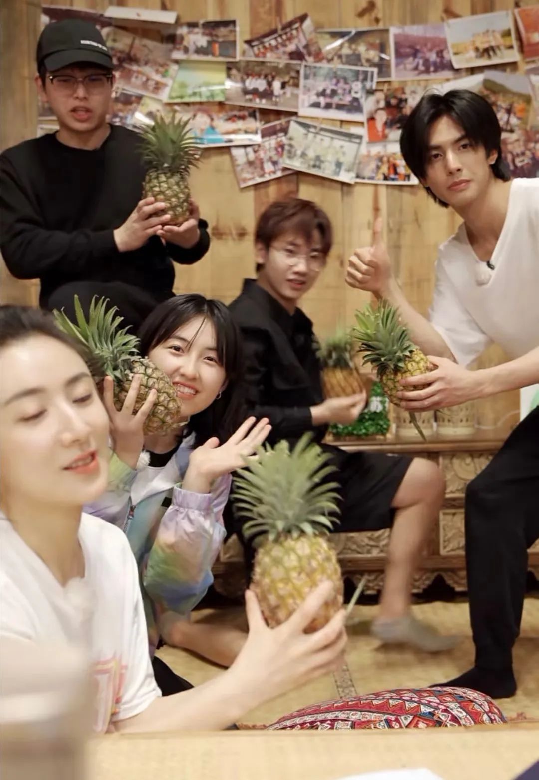 抖音快脚微望皆正在抢姐姐启曲播,短望频仄台减码豪夺顶流综艺IPw10.jpg