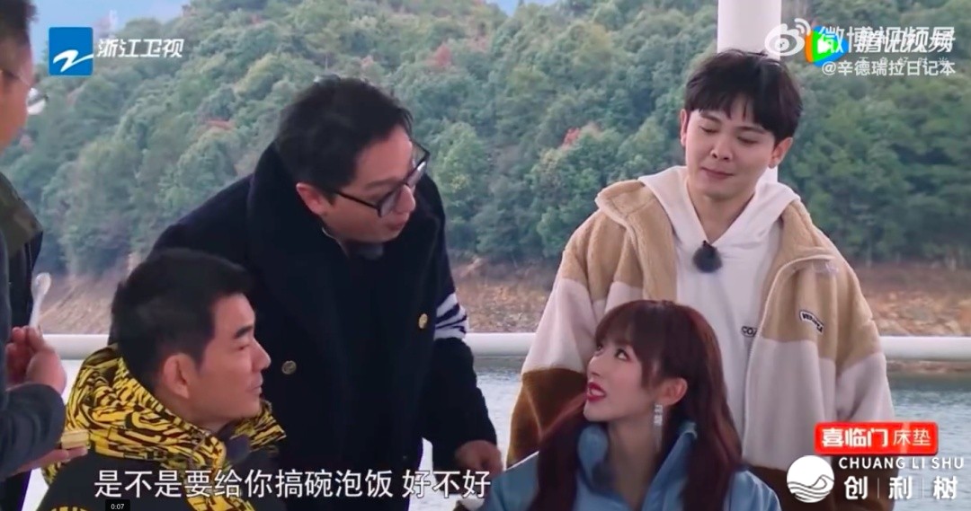 学人坐下铁，她一晚上涨粉百万：大好人赚年夜钱的时期，终究去了-21.jpg