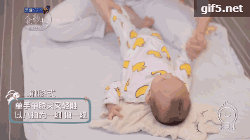 宝宝胀气鼓鼓太揪心？如许来干准出错！-6.gif