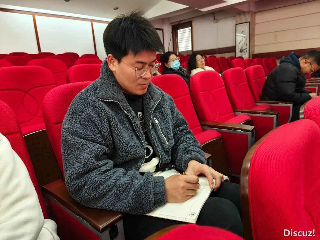 AIGC相逢教诲讲授,那场训练搞货谦谦w10.jpg