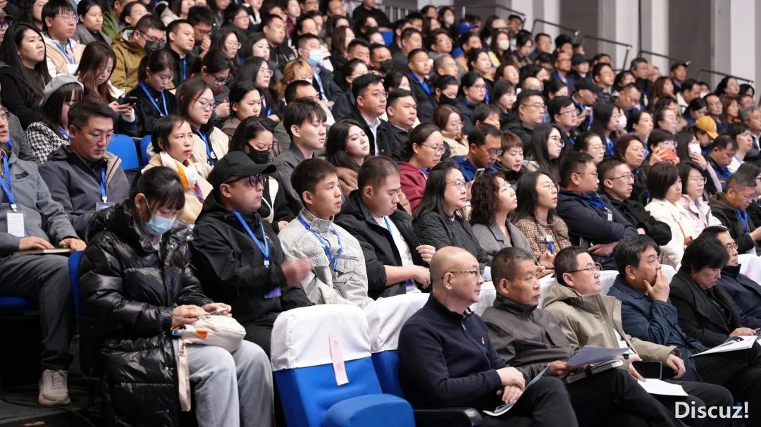 AI反动!DeepSeek、baidu、讯飞真操训练,粗英道师团戴您下降w15.jpg
