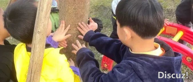 数字化海潮下,“DeepSeek+AI”怎样沉塑幼女教诲?深度剖析取真操指北!w16.jpg