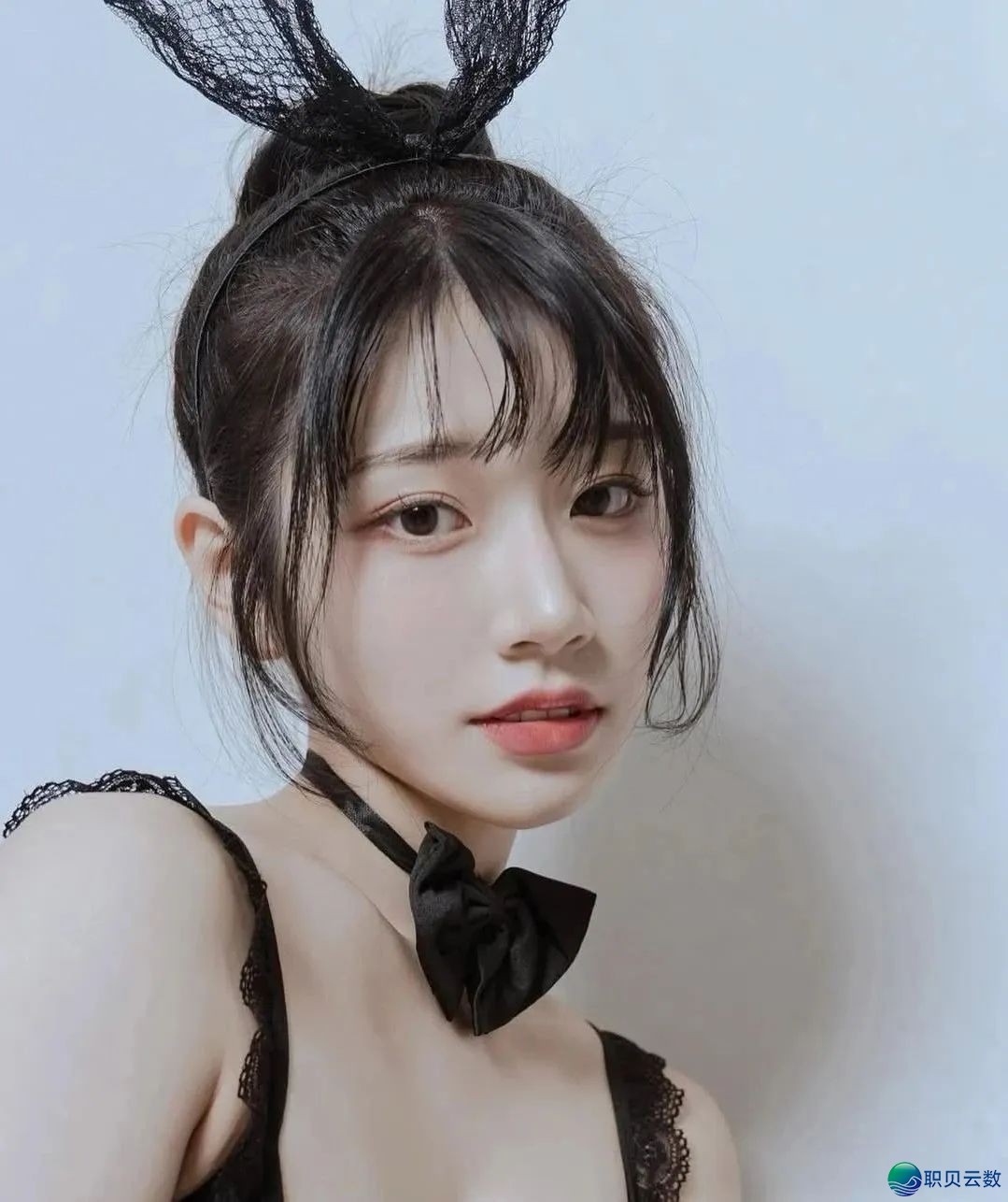 河北彩花|Deepseek评比的TOP级暗乌女神榜尾,颜值取身材的完善解释!w26.jpg