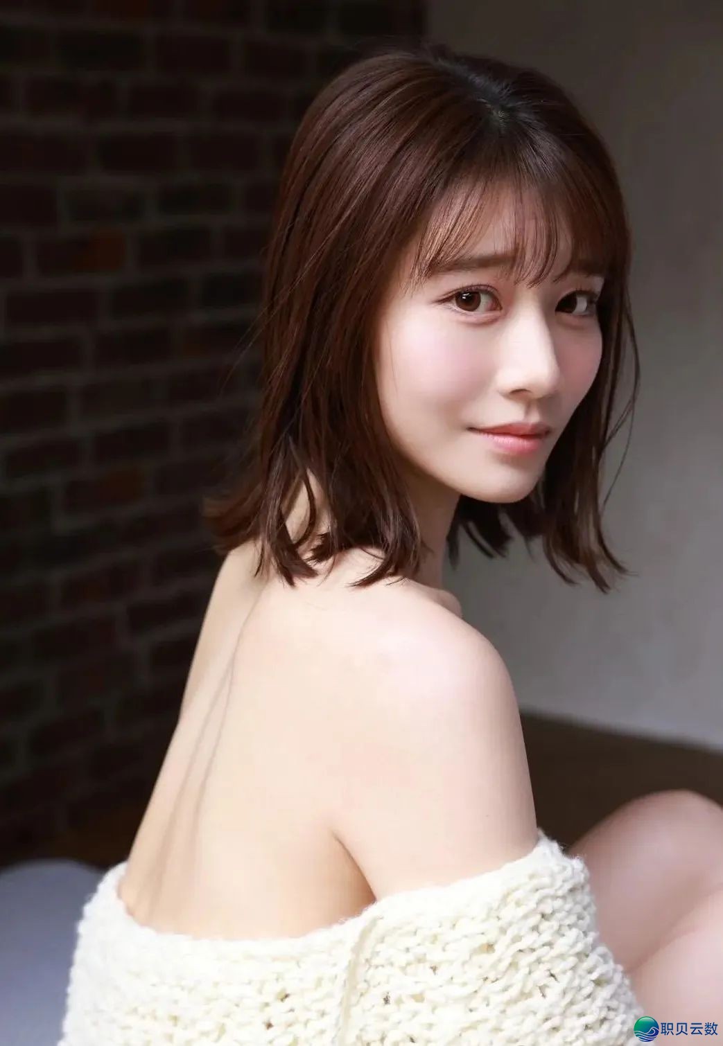 河北彩花|Deepseek评比的TOP级暗乌女神榜尾,颜值取身材的完善解释!w29.jpg