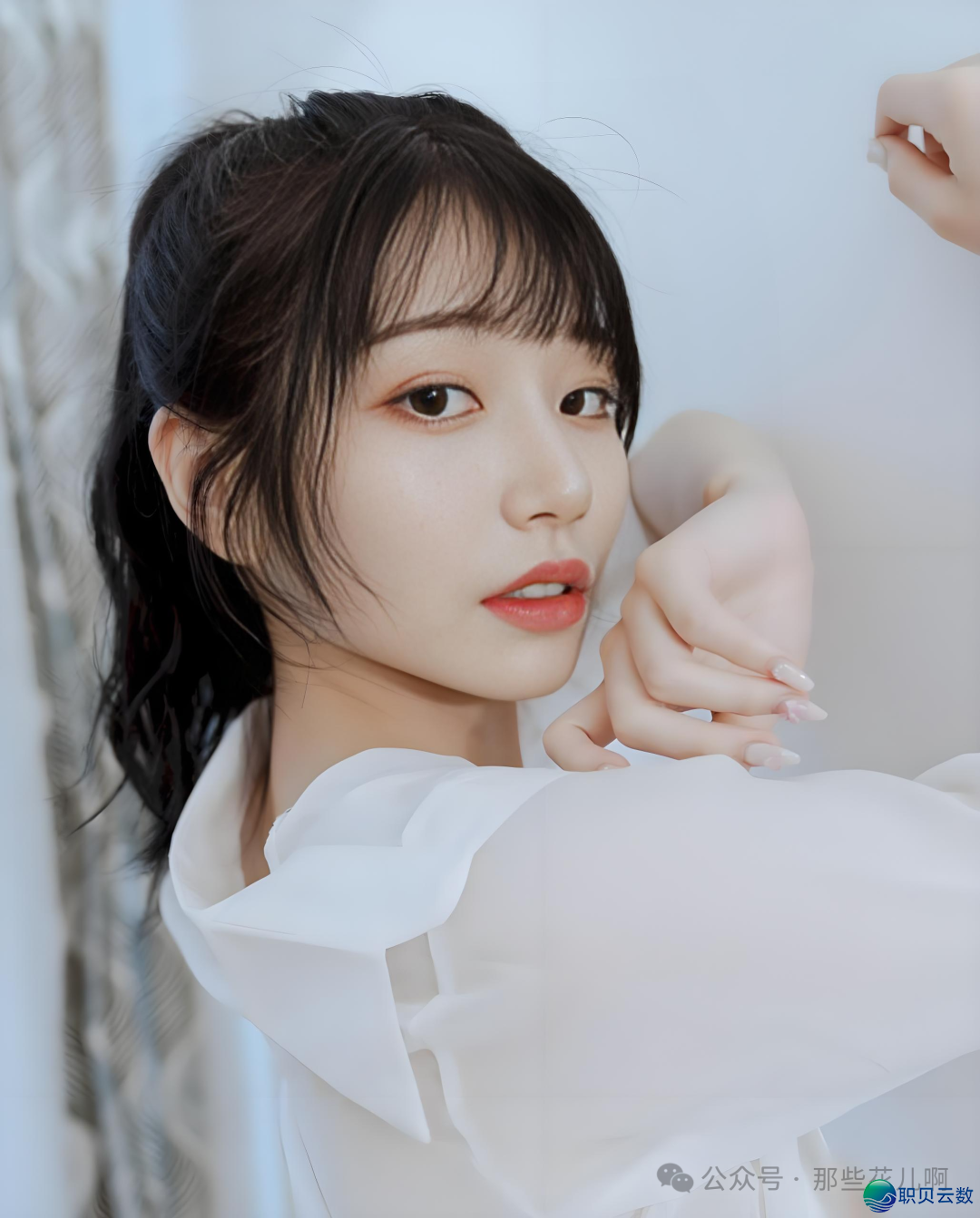 河北彩花|Deepseek评比的TOP级暗乌女神榜尾,颜值取身材的完善解释!w32.jpg