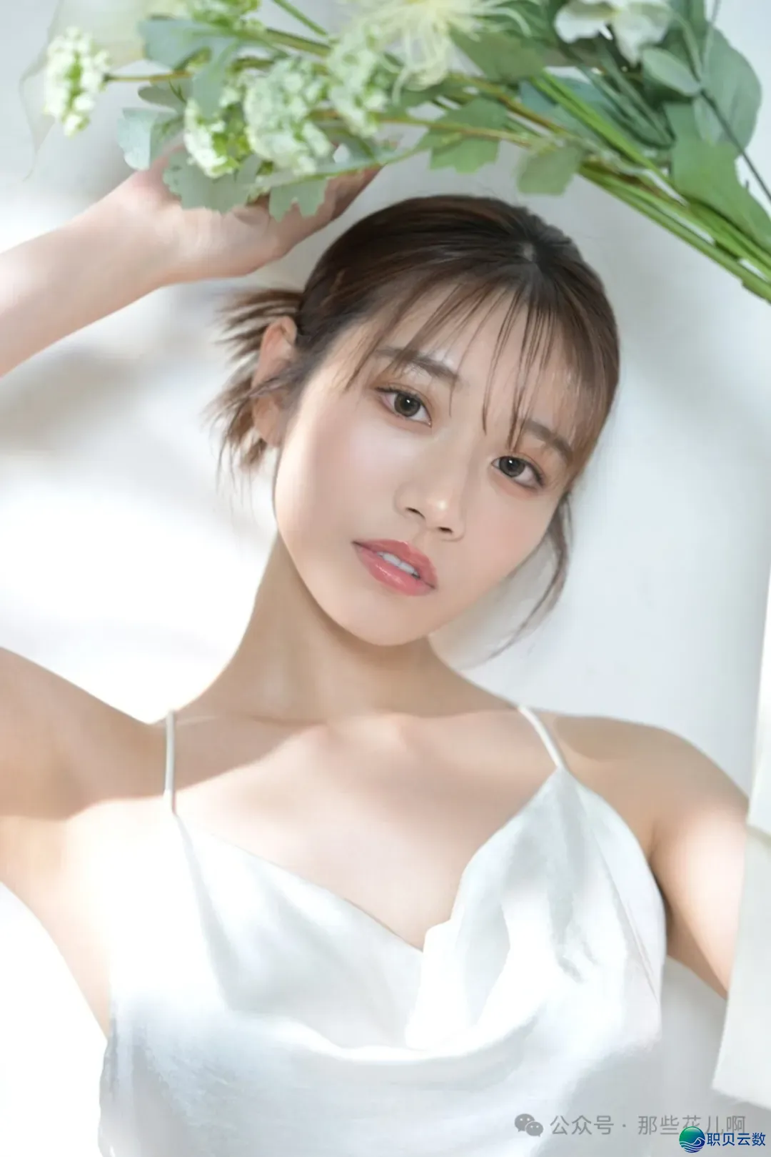 河北彩花|Deepseek评比的TOP级暗乌女神榜尾,颜值取身材的完善解释!w35.jpg