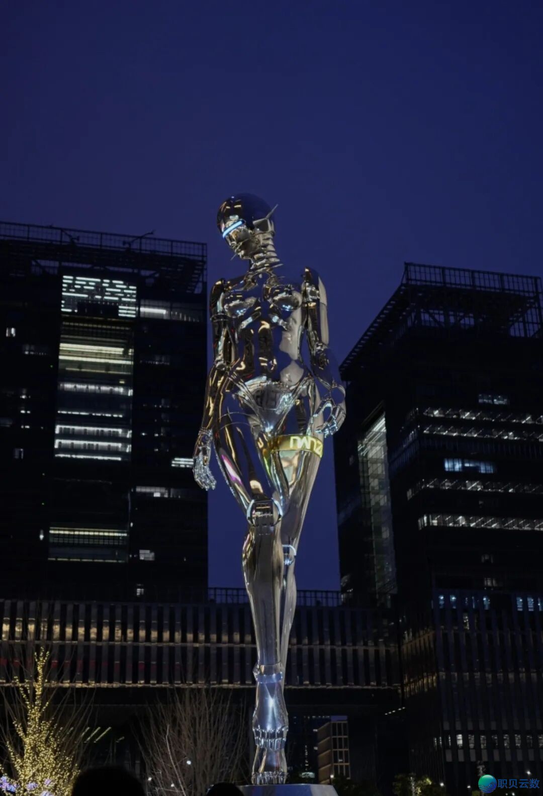 093411t8irqrbr684899x9