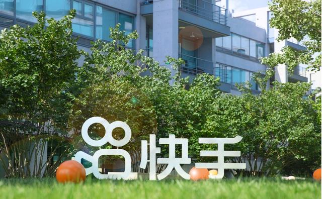 快脚不肯“被戴走”