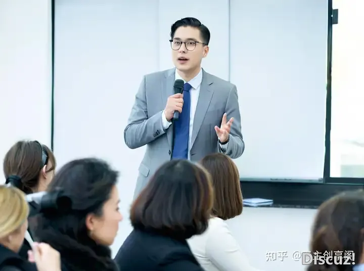 教培行业深陷困境，玄晶引擎能否成为破局关键？